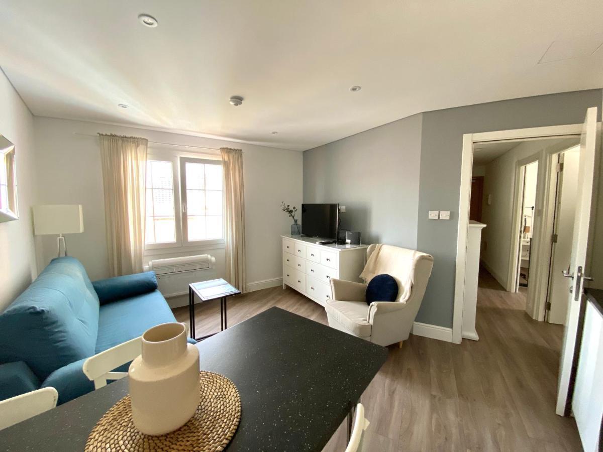 Deluxe City Centre Two Bedroom - Grand Central House غيبرالتار المظهر الخارجي الصورة