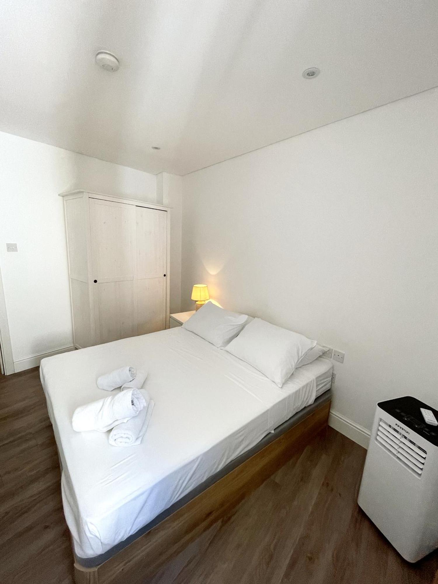 Deluxe City Centre Two Bedroom - Grand Central House غيبرالتار المظهر الخارجي الصورة