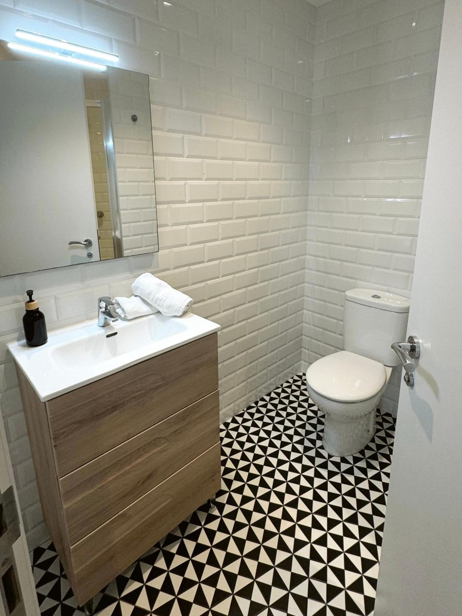 Deluxe City Centre Two Bedroom - Grand Central House غيبرالتار المظهر الخارجي الصورة