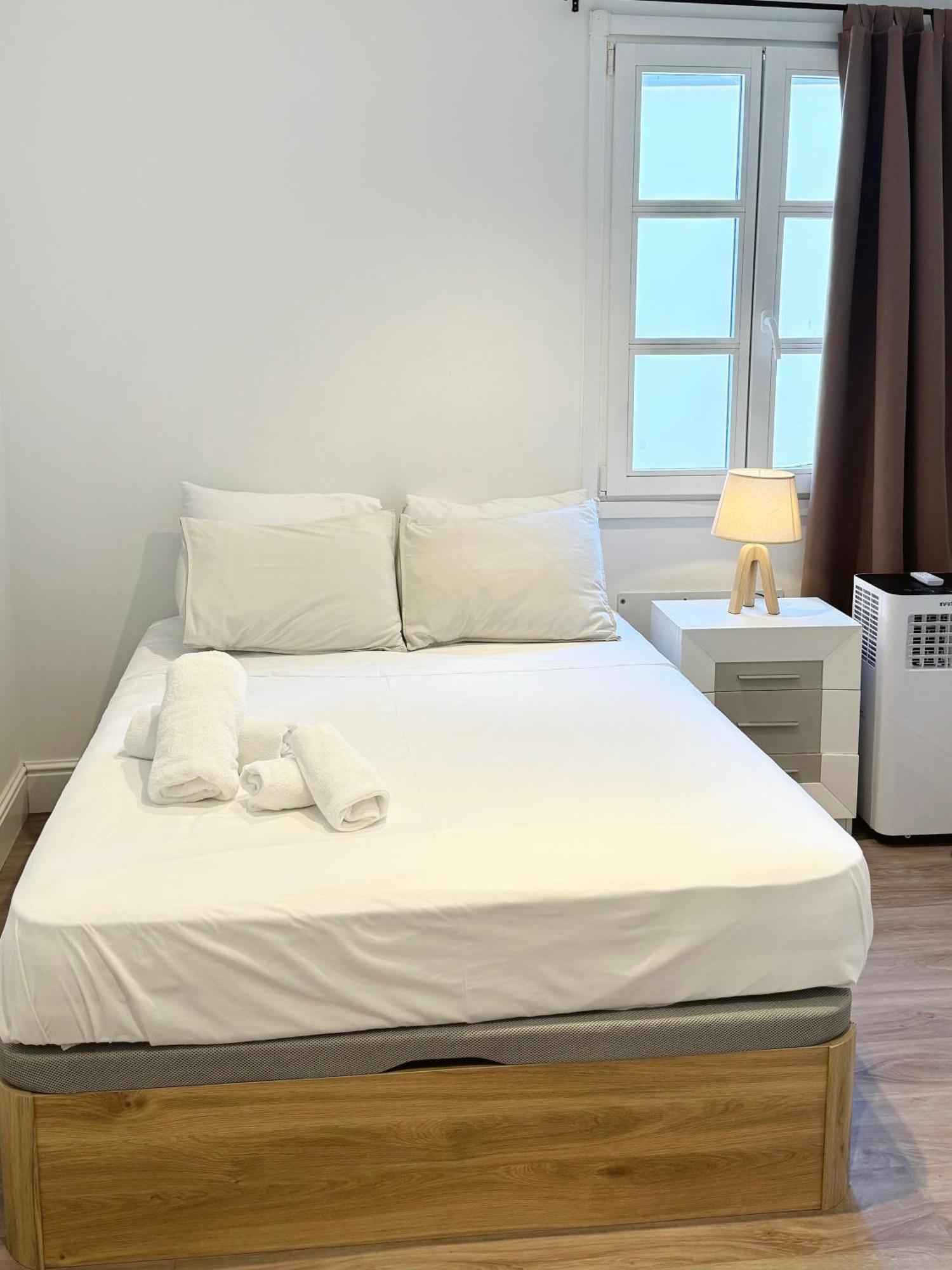 Deluxe City Centre Two Bedroom - Grand Central House غيبرالتار المظهر الخارجي الصورة