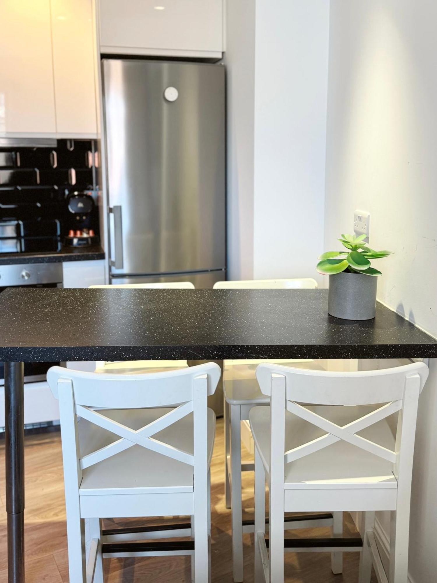 Deluxe City Centre Two Bedroom - Grand Central House غيبرالتار المظهر الخارجي الصورة