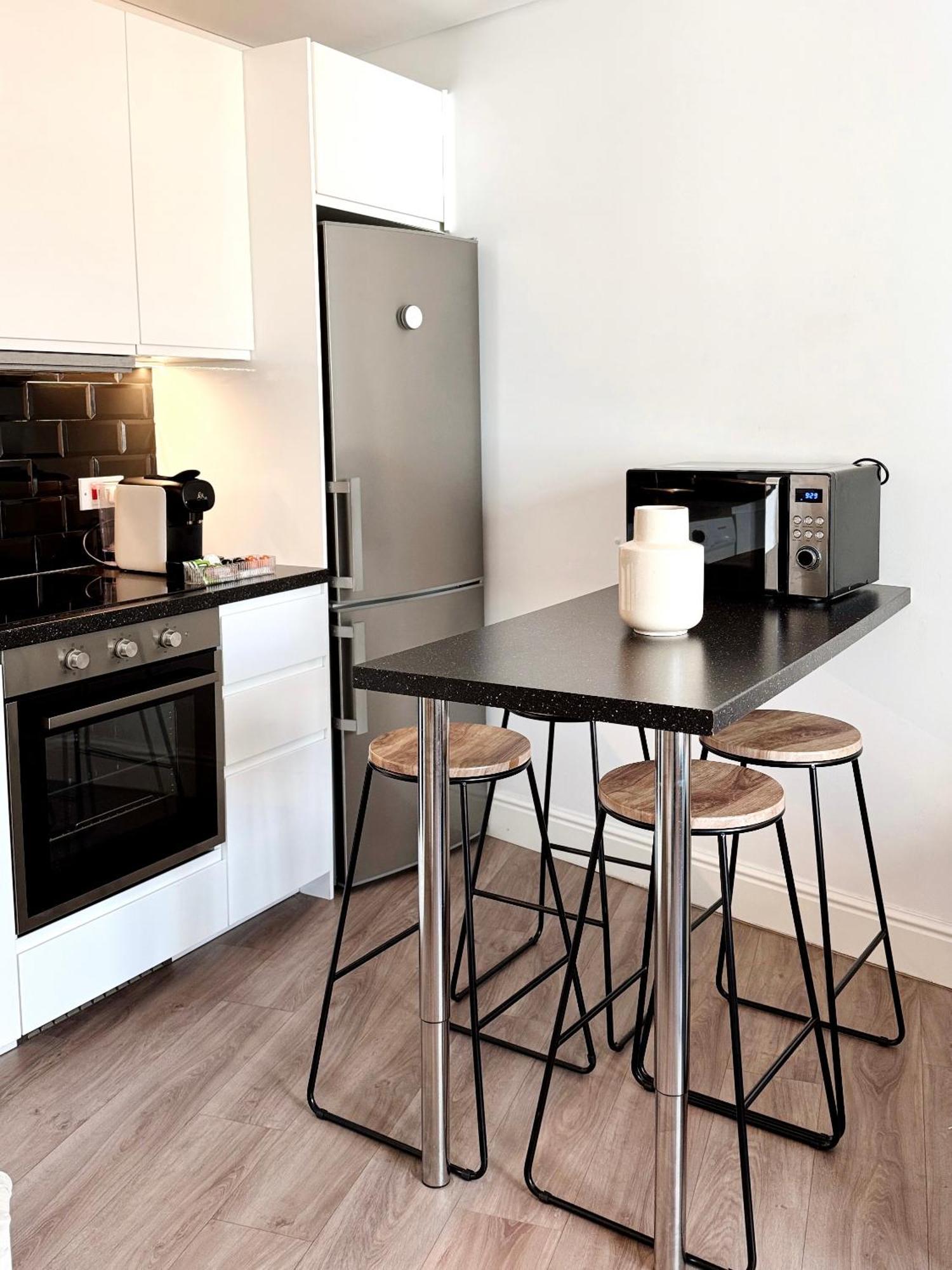 Deluxe City Centre Two Bedroom - Grand Central House غيبرالتار المظهر الخارجي الصورة