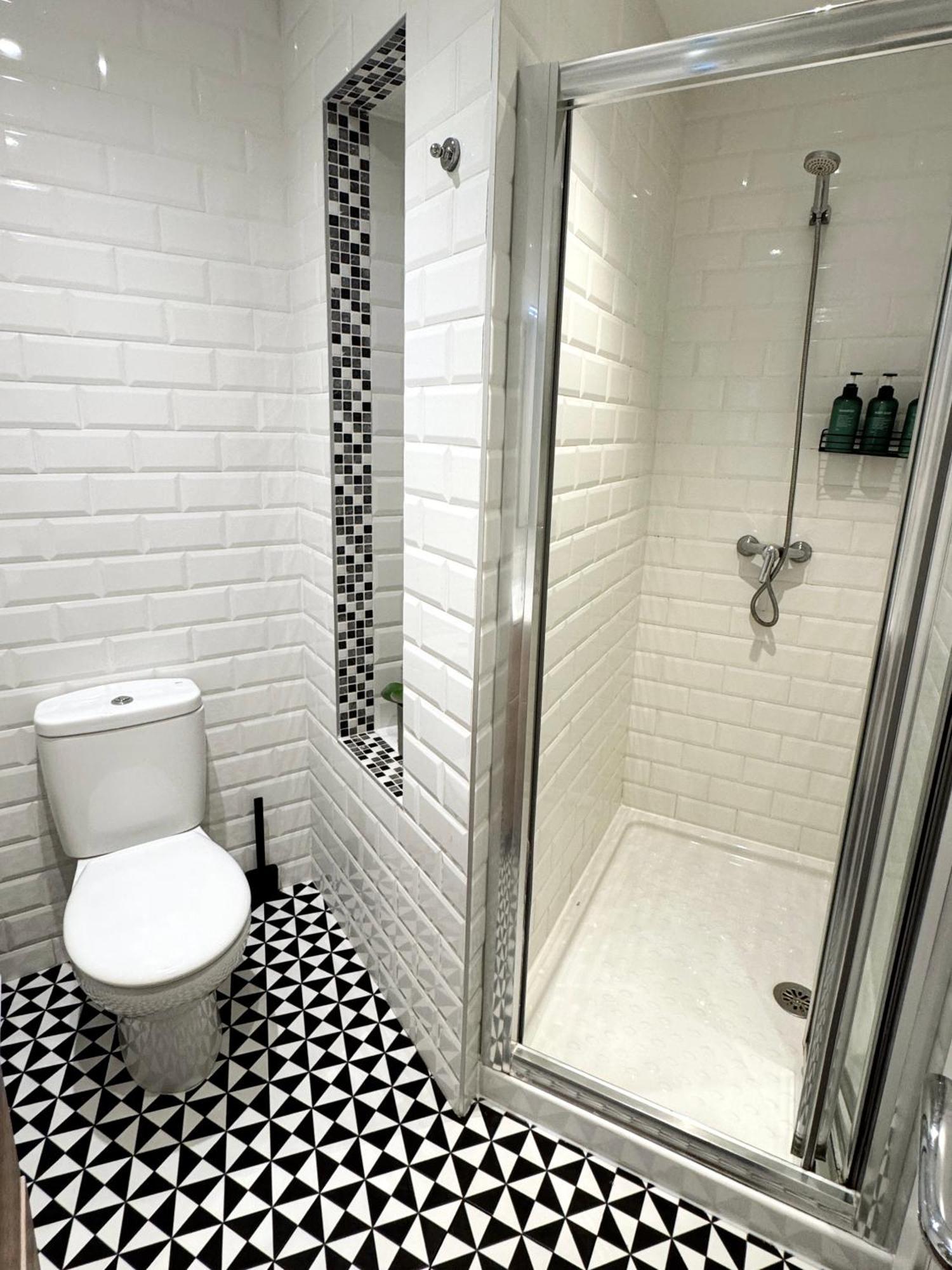 Deluxe City Centre Two Bedroom - Grand Central House غيبرالتار المظهر الخارجي الصورة
