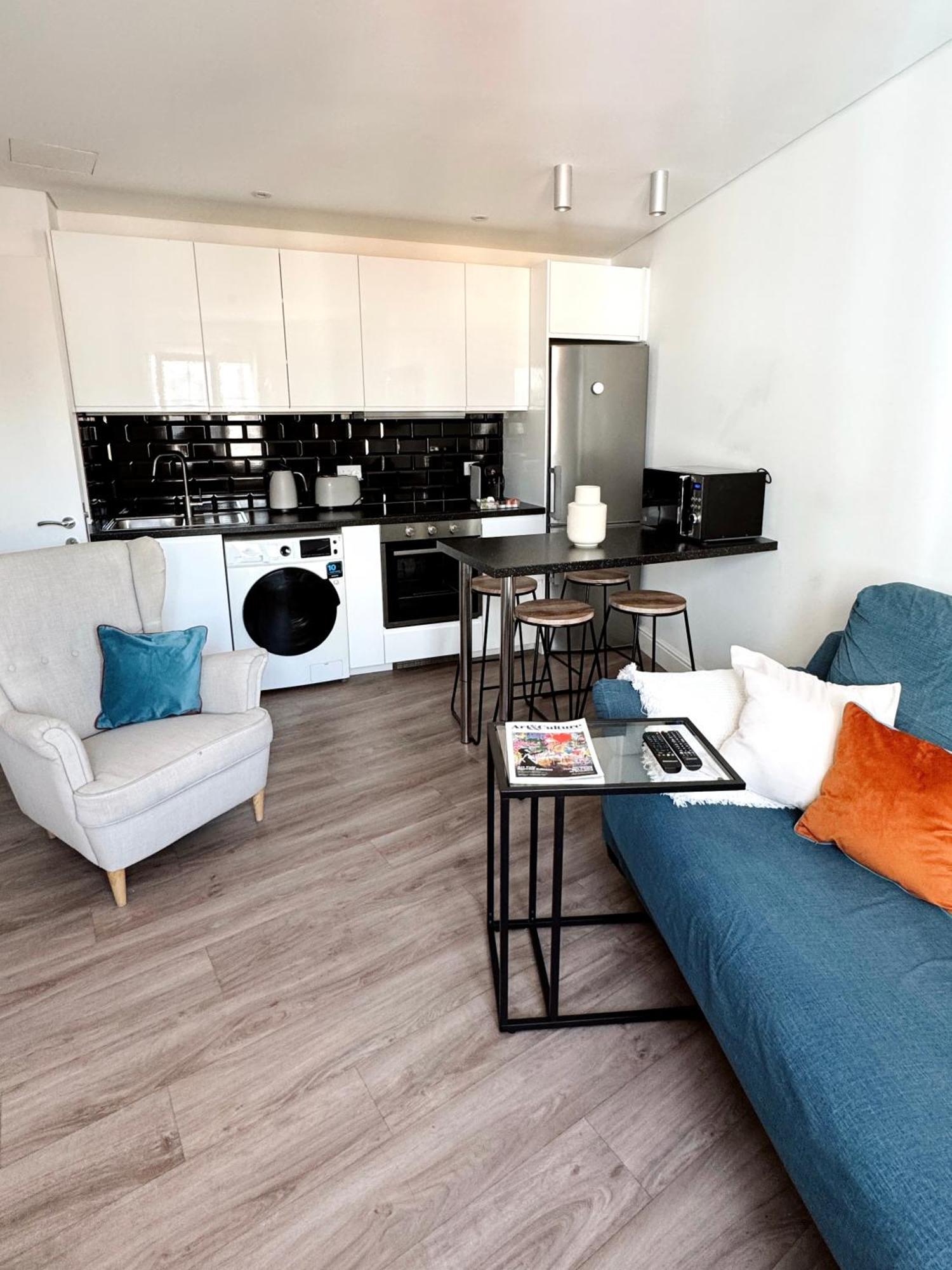 Deluxe City Centre Two Bedroom - Grand Central House غيبرالتار المظهر الخارجي الصورة